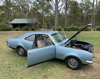 1971 HG GTS Monaro 308 V8 - 4 speed manual