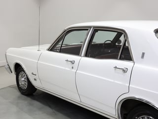 1971 Ford XY Fairmont 302 V8 - Ultra White