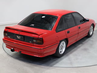 1990 Holden VN  5.0L V8 - SV Enhanced Build No E789 - Maranello Red