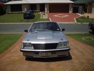 VH Commodore SLE 5.0L - T30 Dealer car