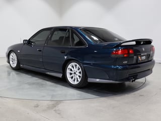 1996 HSV VS Senator 215i Build No 884 - Botanica Blue Mica