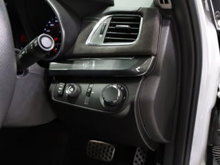 2016 HSV Clubsport R8 Tourer Build No 097 - Heron White …