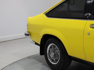 1977 Holden LX Torana SL 253 V8 Hatchback - Absinth Yellow