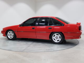 1990 Holden VN  5.0L V8 - SV Enhanced Build No E789 - Maranello Red