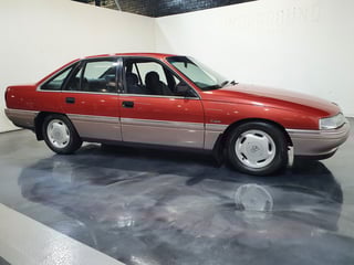 1990 VN Calais Series II - 5.0 Litre V8 5 Speed Manual