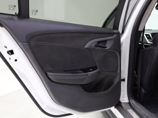 2016 HSV Clubsport R8 Tourer Build No 097 - Heron White …