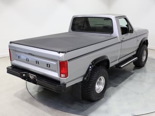 1982 Ford F-Series Pickup F100 RHD 4x4 - 351 V8