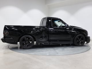 2004 Ford F-150 SVT Lightning RHD - Raven Black 