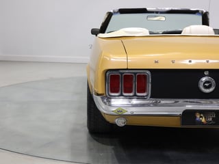 1970 Ford Mustang Convertible 302ci - Bright Gold 