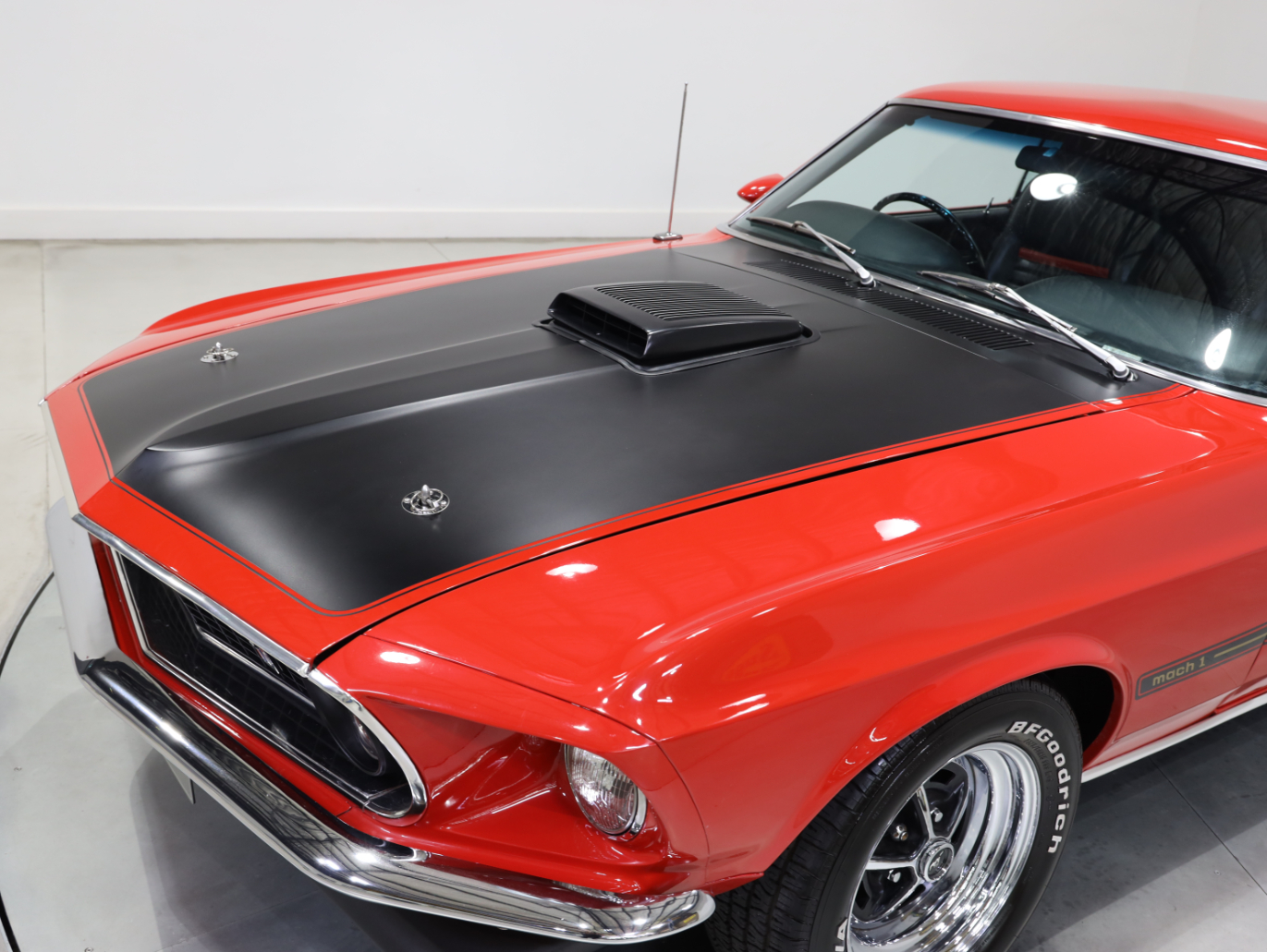 1969 Ford Mustang Mach 1 - Candy Apple Red 