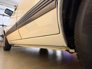 1985 Holden VK Commodore SL  4.9L V8 manual - 134 pack