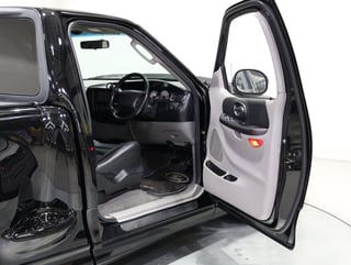 2004 Ford F-150 SVT Lightning RHD - Raven Black 