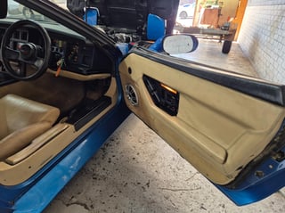 1986 Chevrolet Corvette C4 - 350ci V8 RHD