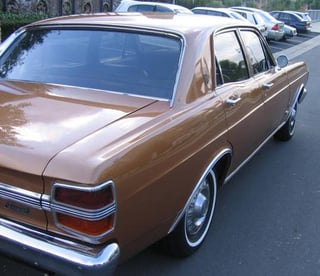 XY Fairmont 302 V8