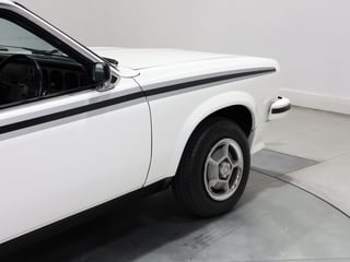 1976 Holden LX Torana SS Hatchback - 5.0L Trimatic - Cotillion White