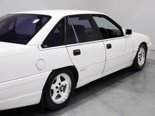 1989 HSV VN SV89 Build No 149 - Alpine White