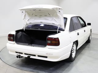 1989 HSV VN SV89 Build No 149 - Alpine White