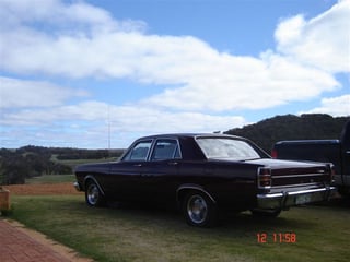 ZC Ford Fairlane 351