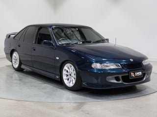 1996 HSV VS Senator 215i Build No 884 - Botanica Blue Mica