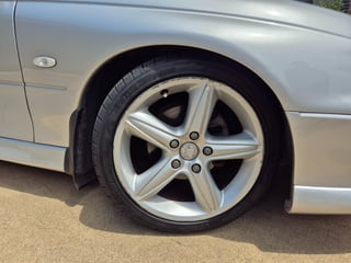 2001 Holden Monaro V2 CV8 - Quicksilver