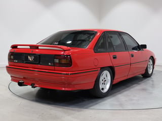 1990 Holden VN  5.0L V8 - SV Enhanced Build No E789 - Maranello Red