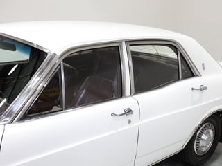 1971 Ford XY Fairmont 302 V8 - Ultra White