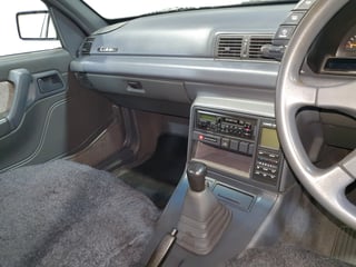 1990 VN Calais Series II - 5.0 Litre V8 5 Speed Manual