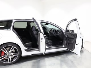 2016 HSV Clubsport R8 Tourer Build No 097 - Heron White …