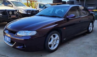 1998 HSV VT Clubsport Build No 1495 - Rubens Red Mica