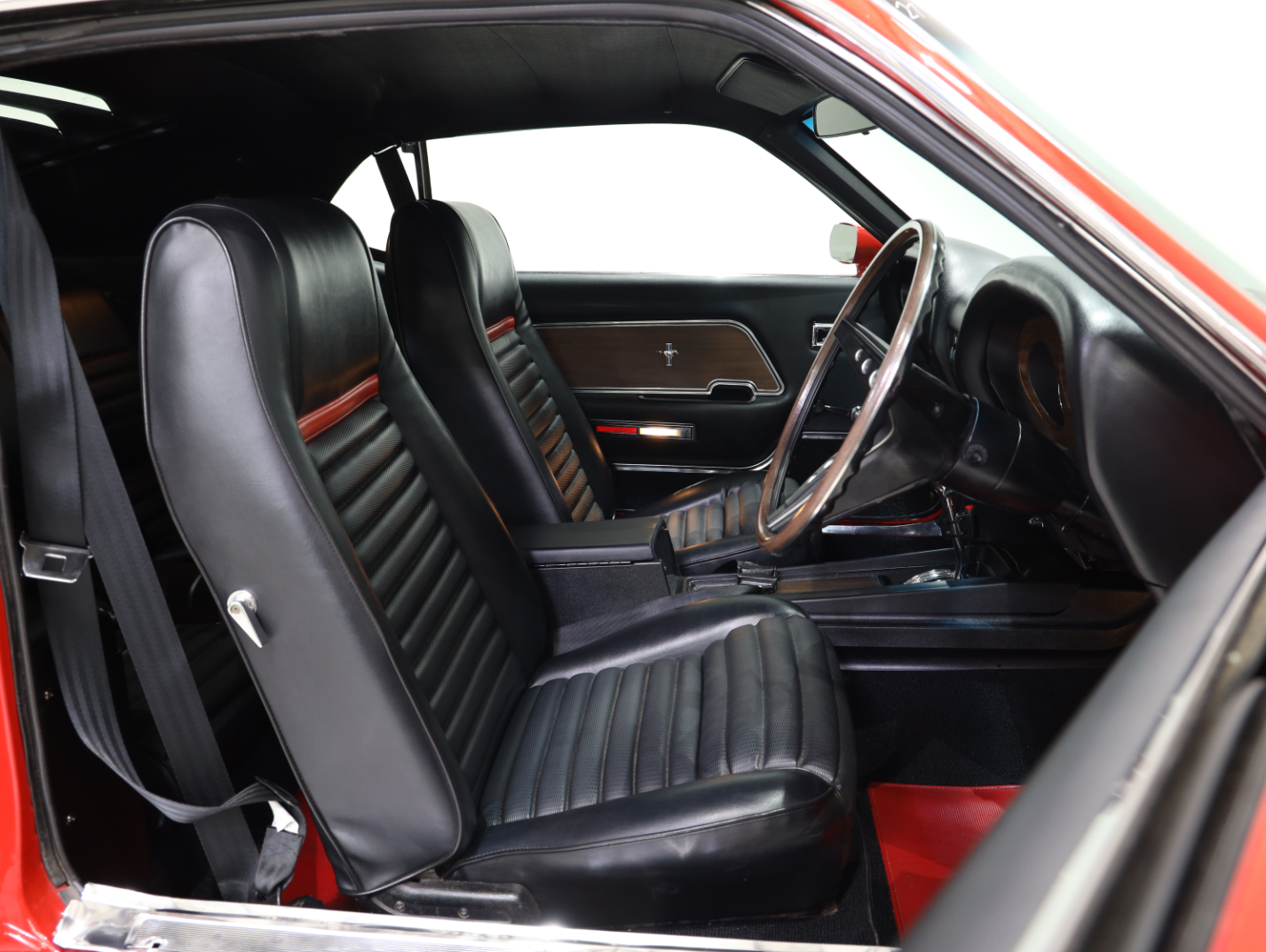 1969 Ford Mustang Mach 1 - Candy Apple Red 