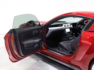 2017 Ford Mustang GT  6spd Man - Ruby Red Metallic