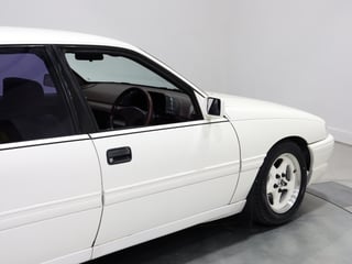 1989 HSV VN SV89 Build No 149 - Alpine White