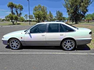 1995 VS Holden Calais 5 Litre V8