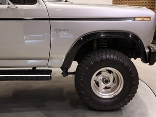 1982 Ford F-Series Pickup F100 RHD 4x4 - 351 V8