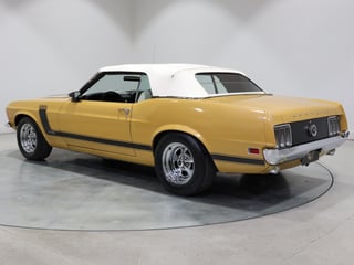 1970 Ford Mustang Convertible 302ci - Bright Gold 