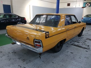 VG Valiant E31 Track Pack Pacer