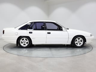 1989 HSV VN SV89 Build No 149 - Alpine White