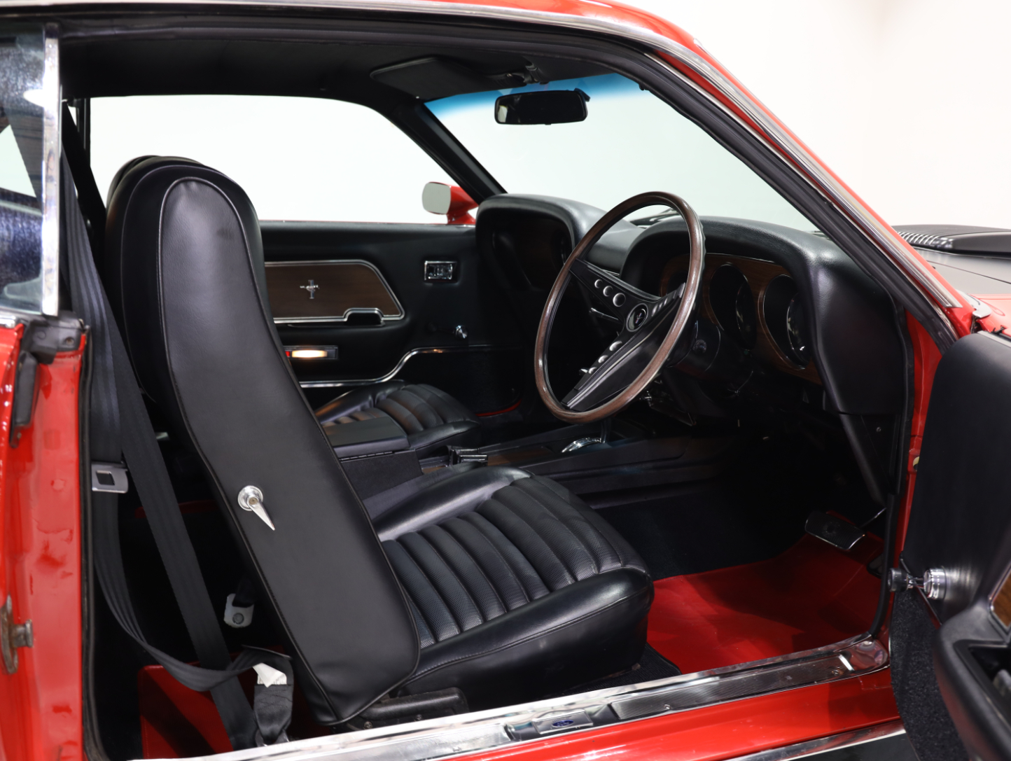 1969 Ford Mustang Mach 1 - Candy Apple Red 