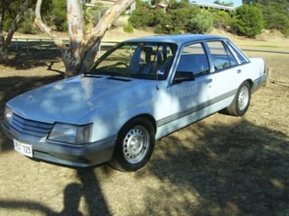 1985 VK Police Commodore