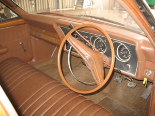 XY Falcon Ute 302 V8