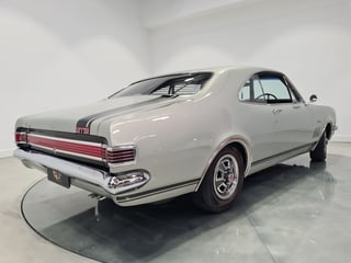 1968 HK GTS Monaro 327 V8 Bathurst