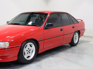 1990 Holden VN  5.0L V8 - SV Enhanced Build No E789 - Maranello Red