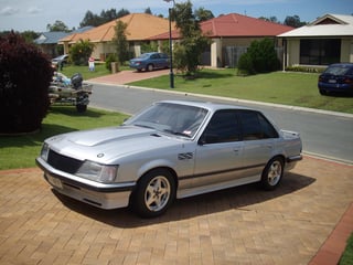 VH Commodore SLE 5.0L - T30 Dealer car