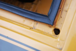 E38 RT Valiant Charger