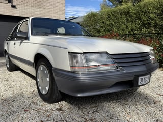 1985 Holden VK Commodore SL  4.9L V8 manual - 134 pack