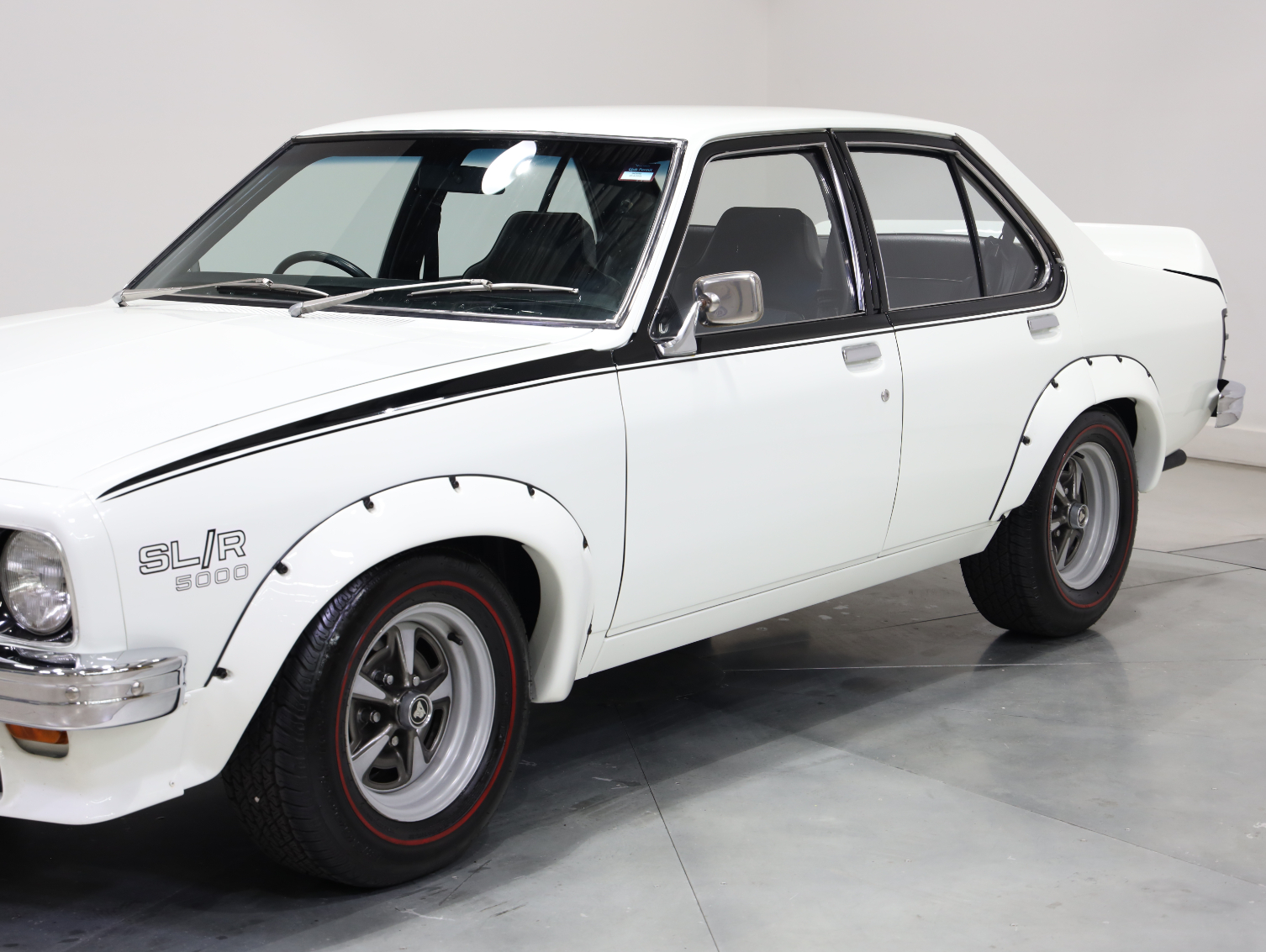 1974 Holden LH Torana L34 SLR 5000 - Glacier White