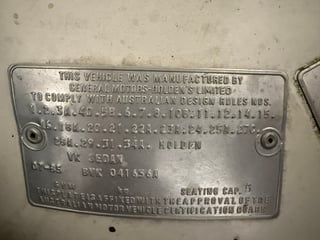 1985 Holden VK Commodore SL  4.9L V8 manual - 134 pack