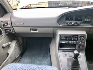 1994 VR Commodore Acclaim Series II