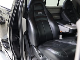2004 Ford F-150 SVT Lightning RHD - Raven Black 
