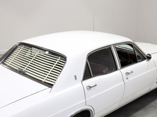 1971 Ford XY Fairmont 302 V8 - Ultra White